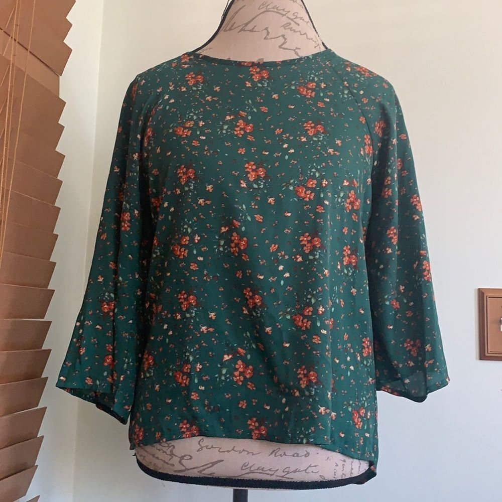 NWT PAPERMOON LARIE FLORAL‎ BLOUSE SIZE S